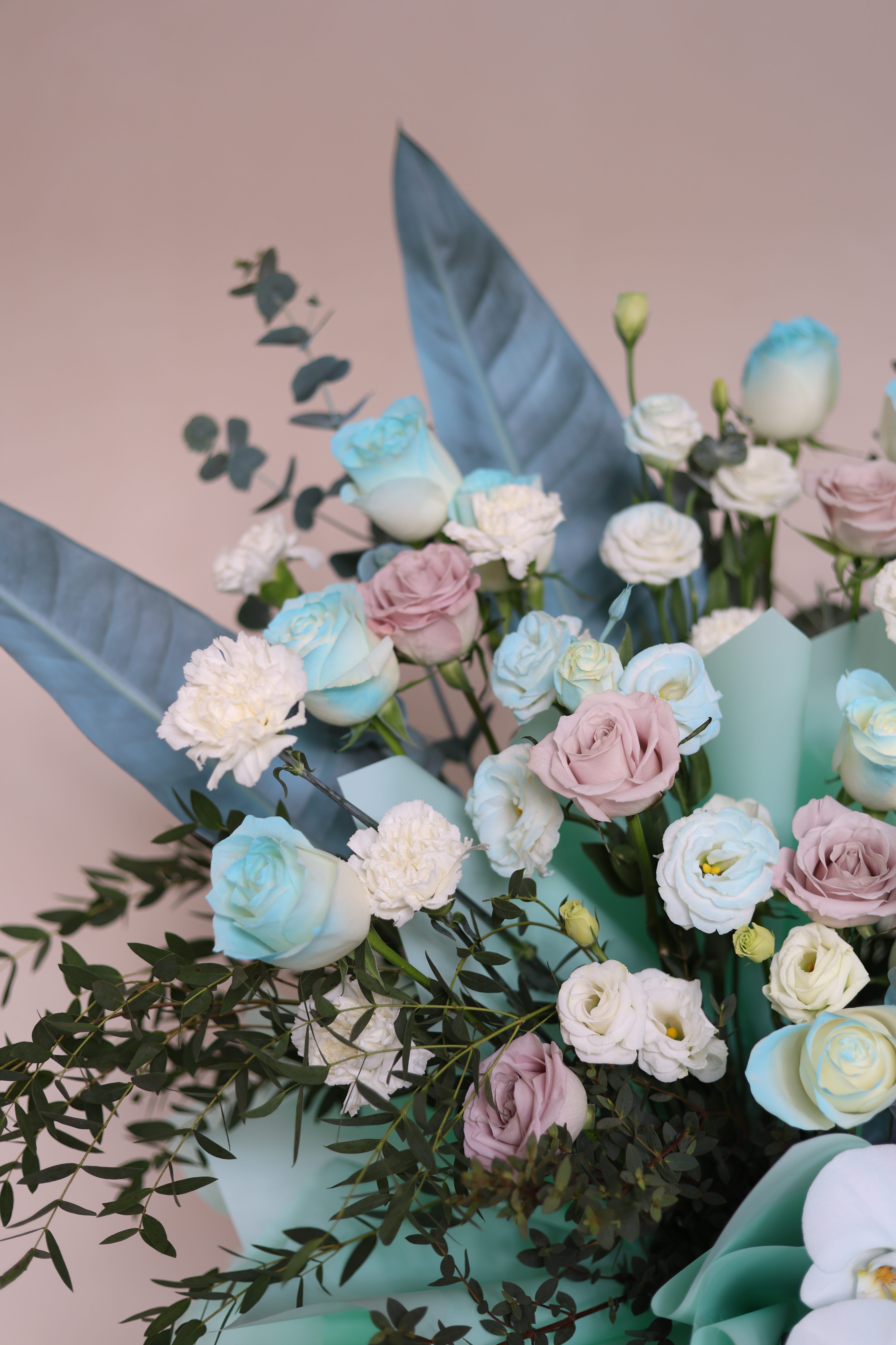 Turquoise Delight Flower Stand