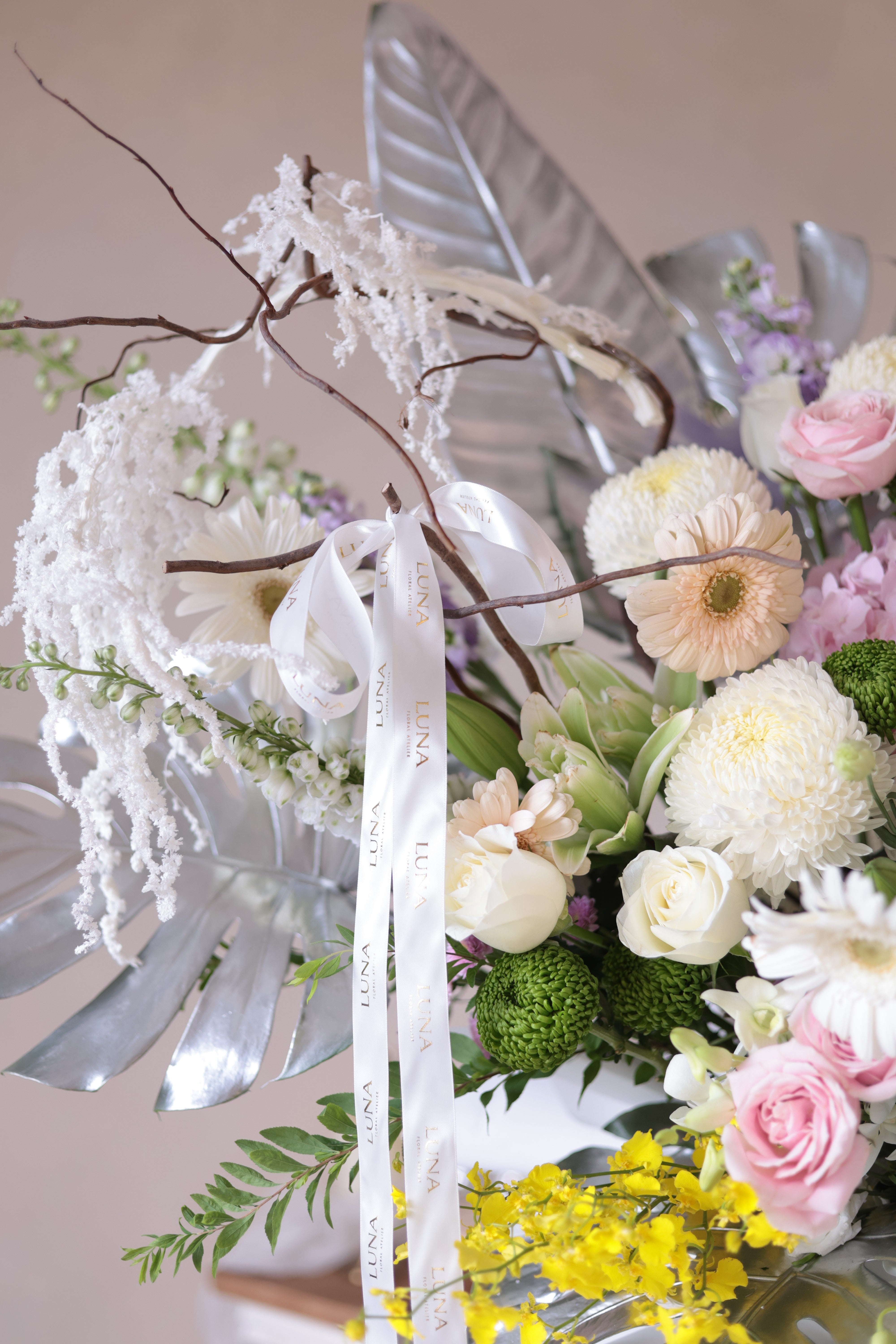 Cloud Halo Condolence Flower Stand