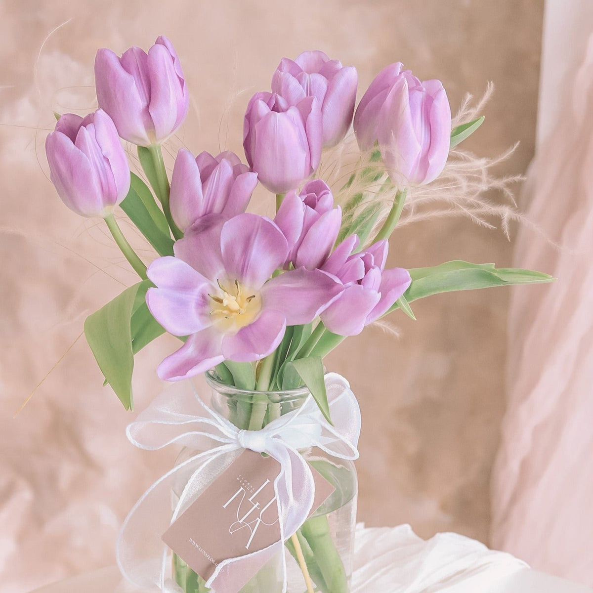 Alexis Vase - Fresh Flowers